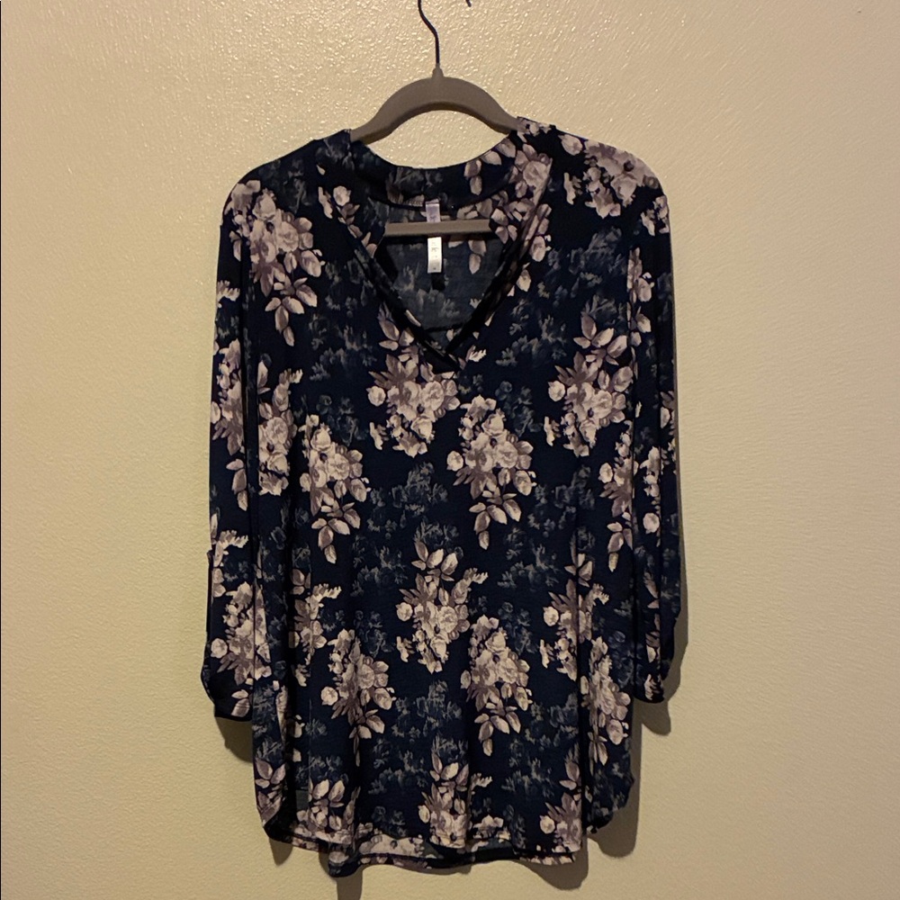 Floral V-Neck Women's Top - Navy and White